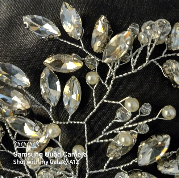 Rhinestone Handmade Bridal Hair Comb Accessory - Picture 13 of 14